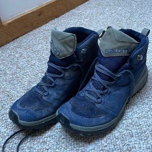 Salomon mid rise lightweight hiking boots, size 8.5 blue